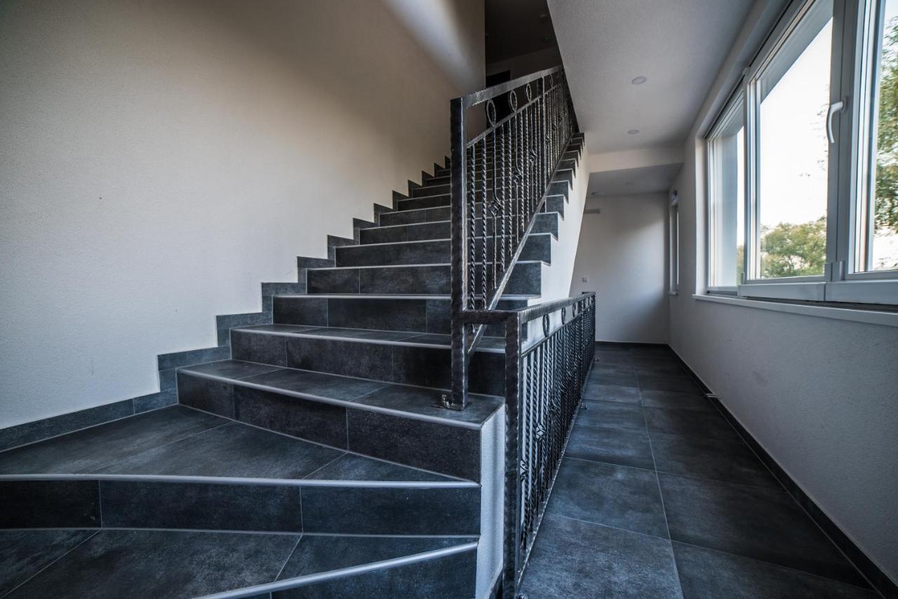 Apartments And Rooms Villa Majestic Bihać Εξωτερικό φωτογραφία